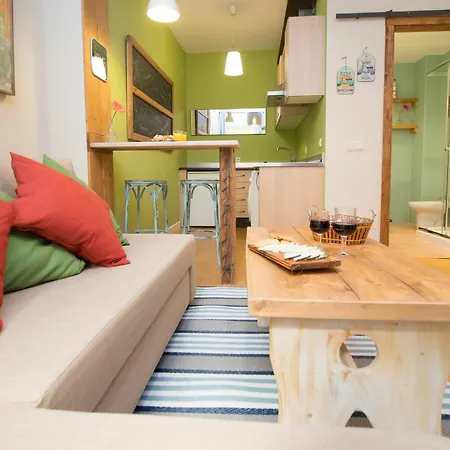 New Wood Plaza La Merced Apartment *