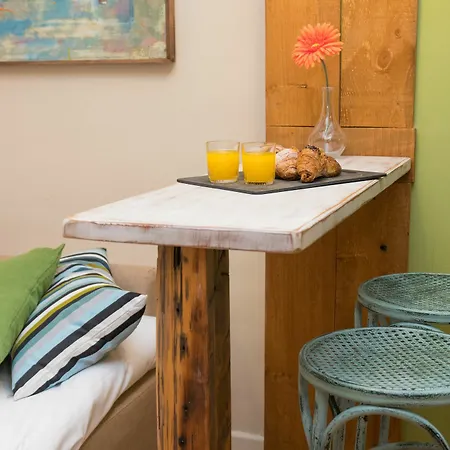 New Wood Plaza La Merced Apartment